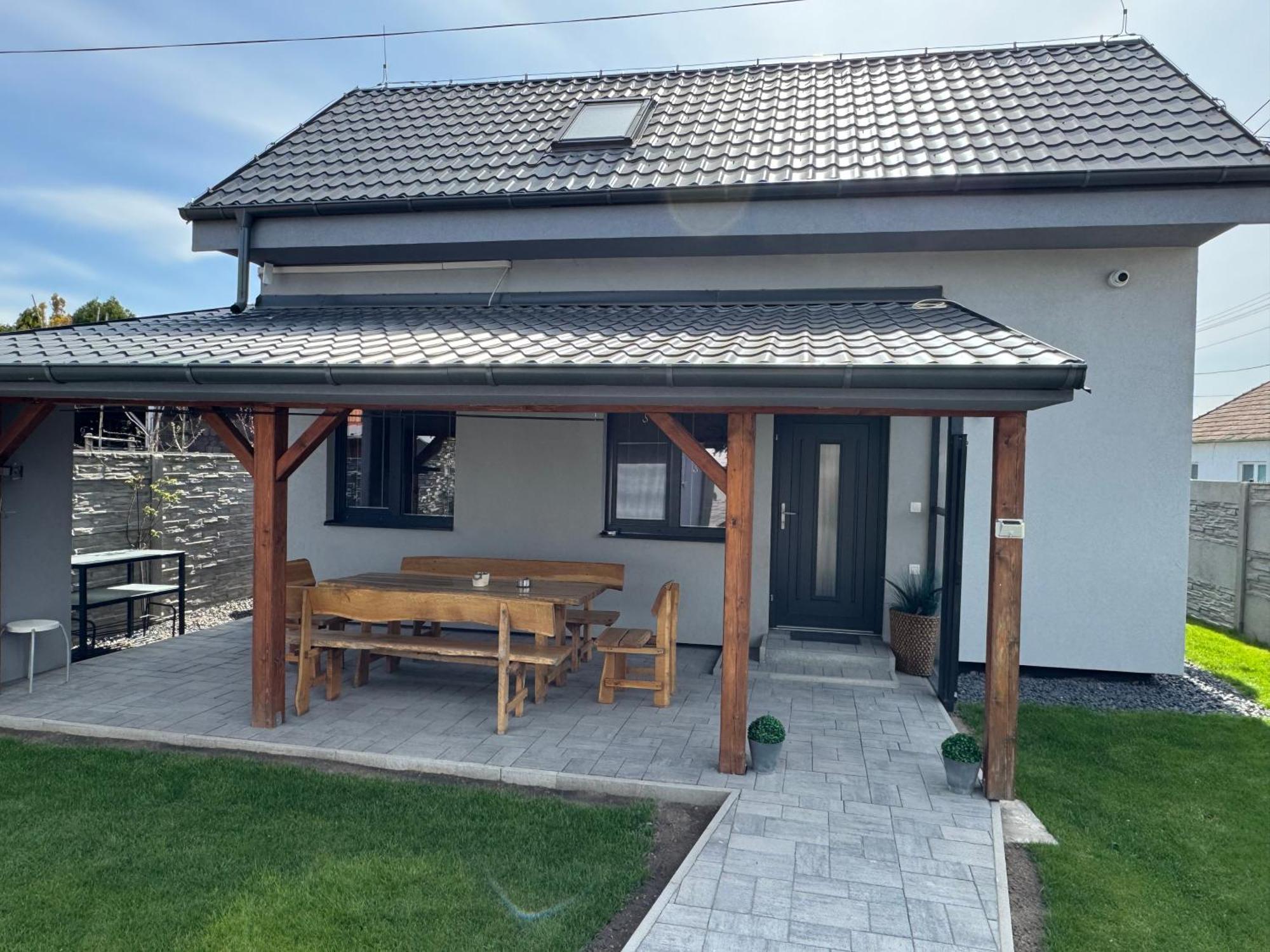 Villa Vikendovy Dom Hlboka Dunajská Streda Exterior foto
